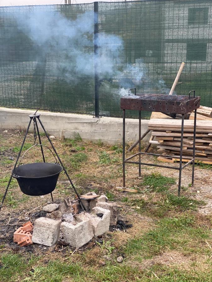 Cabana Evay Ocnele Mari Bagian luar foto